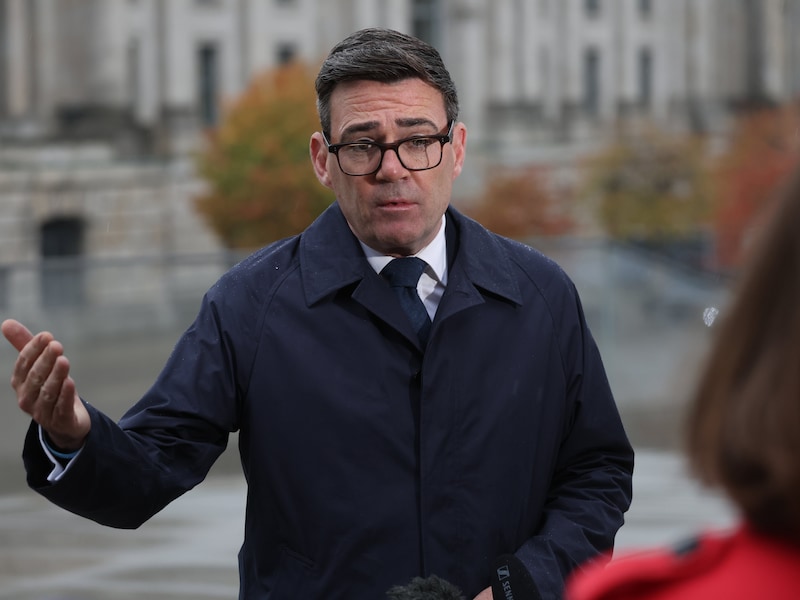 De Britse premier Andy Burnham tijdens een bezoek aan Duitsland.