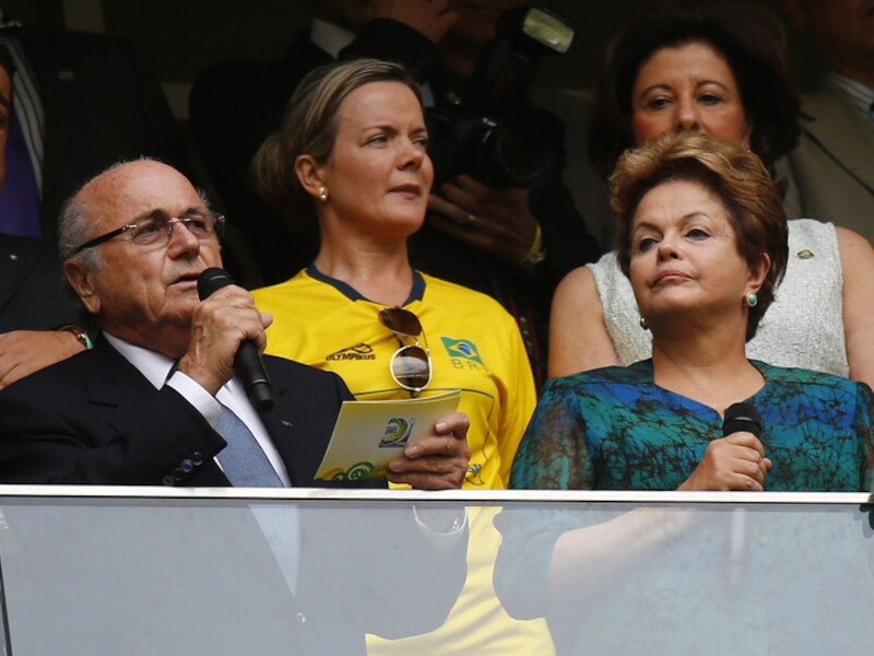 FIFA-president Sepp Blatter naast de Braziliaanse president Dilma Rousseff.