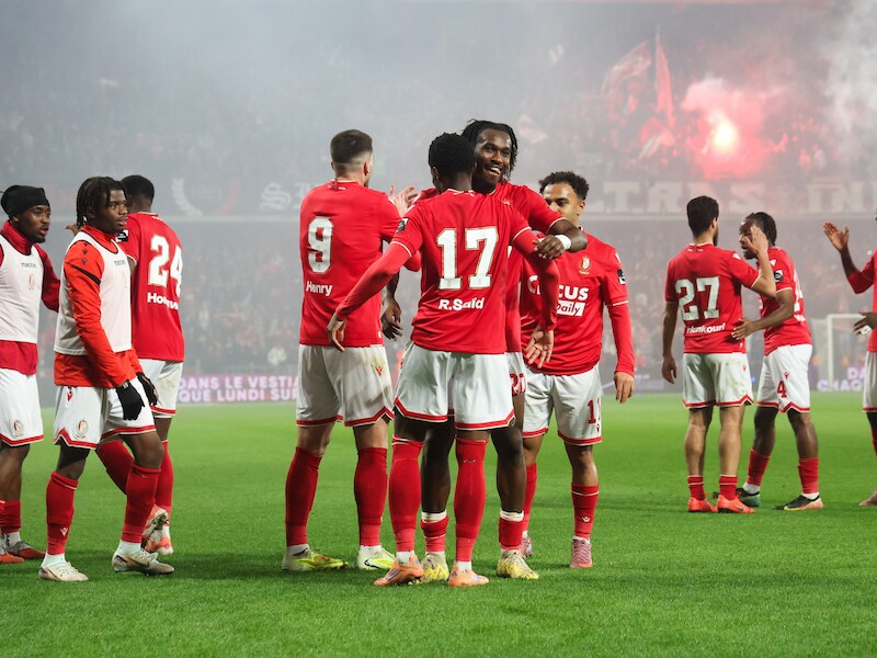 Sclessin zingt na triomf in zinderende Waalse clash: Standard klopt (en wipt over) Charleroi