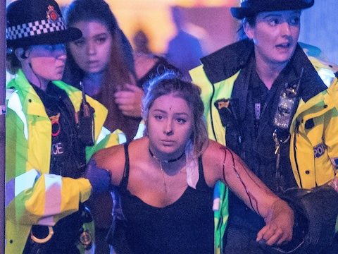 Bij de aanslag op de Manchester Arena zijn al zeker 22 mensen om het leven gekomen, 59 anderen raakten gewond.