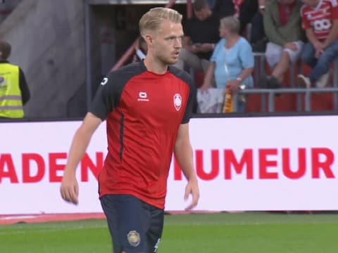 LIVE. Arthur Vermeeren staat meteen in de basis bij Antwerp, ook nieuwkomer Álvaro Cortés start bij ‘Great Old’