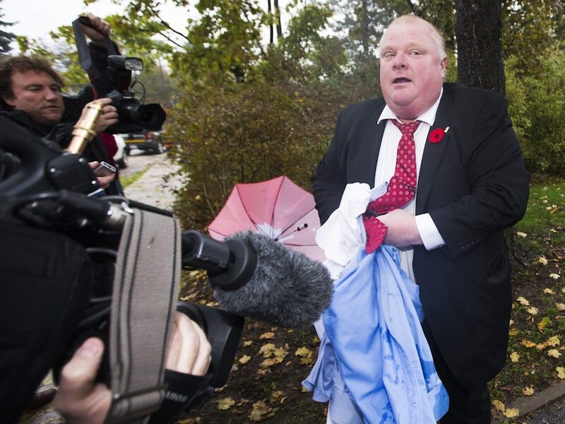 Rob Ford jaagt journalisten van zijn terrein.