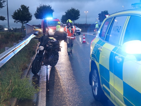 De motorrijder kwam ten val en liep verschillende breuken op