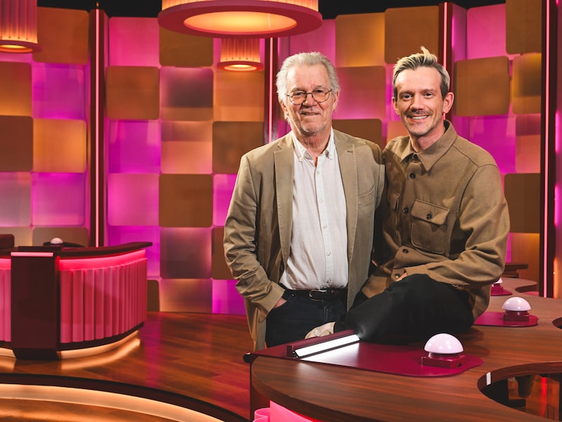 Jaak Pijpen geeft de ‘Zeg eens euh’-fakkel door aan zoon Benjamin: “Ik ben een fiere pa”