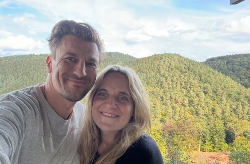 Ruth Beeckmans en vriend eren hun overleden partners elk jaar door een  wandeltocht te maken: “Altijd met onze allerliefstes erbij, in onze  herinneringen” | Showbizz | HLN.be