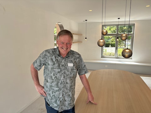Tom Vermeir in zijn B&B De Linde aan Ooidonk. 