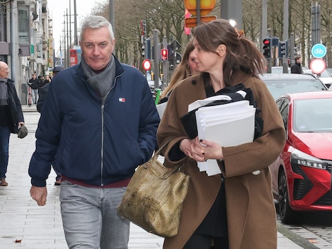Eddy Snelders met zijn advocaat Sanne De Clerck aan het Hof van Beroep in Antwerpen.