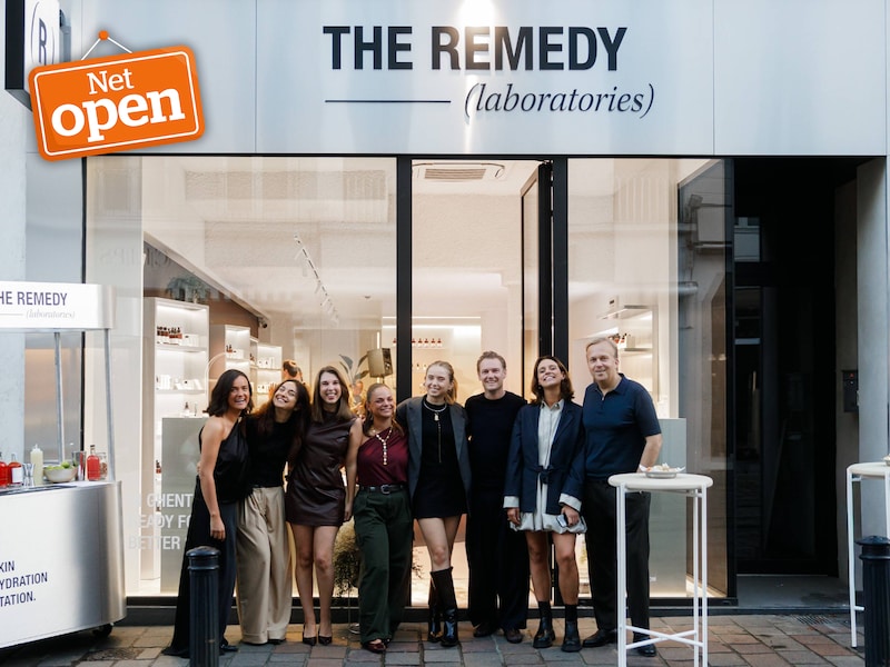 Het team van The Remedy Laboratories. De eerste fysieke winkel opent in Gent. Oprichter Dries Van de Walle staat derde van rechts. 