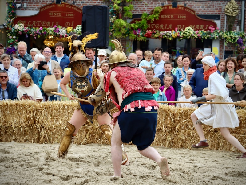 Gladiatoren vechten het uit op Romeinenfestival: Tongeren dompelt bezoekers onder in de oudheid