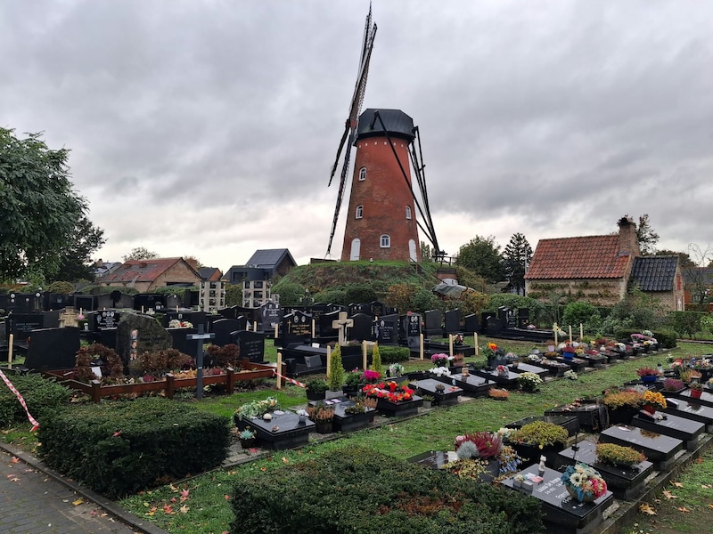 De begraafplaats in Oelegem.