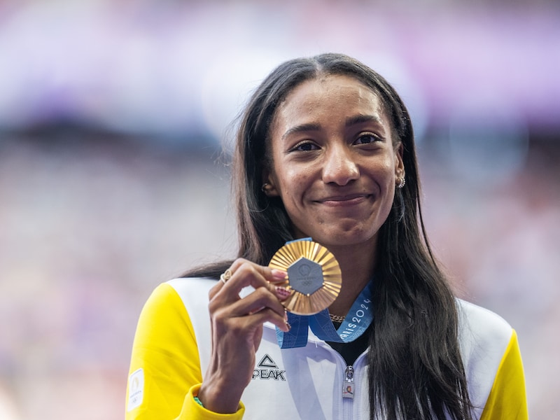 Nafi Thiam past voor Memorial Van Damme, olympisch kampioene wel van de partij tijdens atletenparade