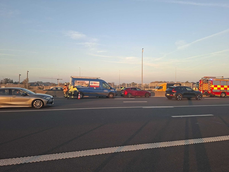 De hulpdiensten kwamen ter plaatse voor een aanrijding op de E40 in Aalter.