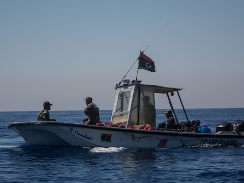 De Libische kustwacht in de buurt van Lampedusa
