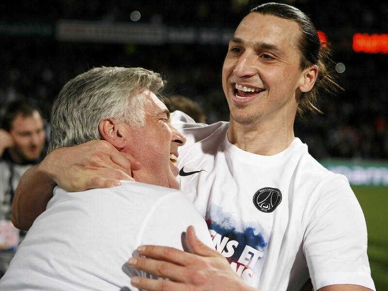 Zlatan Ibrahimovic (rechts) met trainer Carlo Ancelotti.