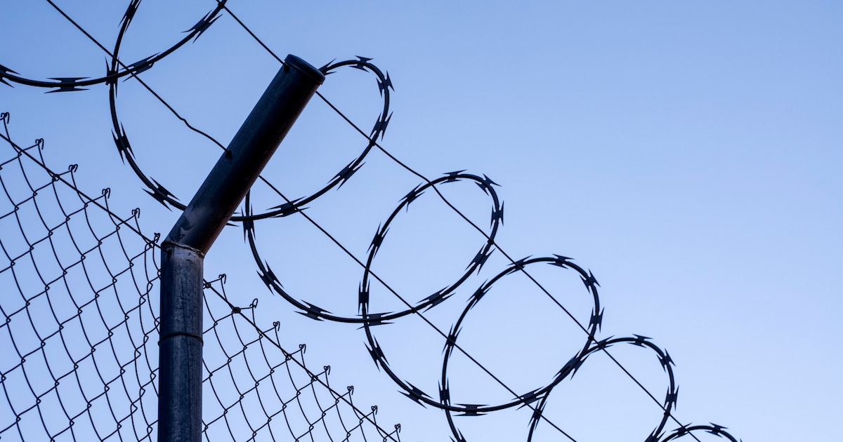 Noodwet tegen overbevolkte gevangenissen botst op magistraten: “Wat als het plafond bereikt is?”