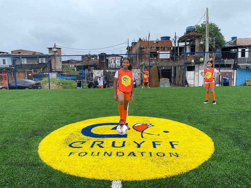 ‘Cruyff Court’ voor speelplein Gentele in Sint-Pieters