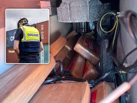 De douane heeft in de haven van Antwerpen op maandag 10 augustus 105,4 kilogram cocaïne in beslag genomen., Inzet: themabeeld van de douane.