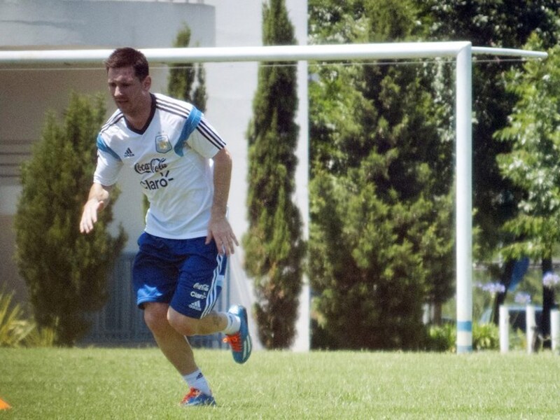Lionel Messi werkt in Argentinië aan zijn herstel.