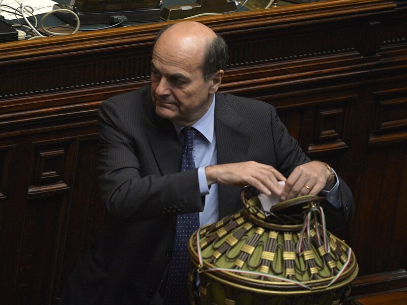 Pier Luigi Bersani stapt op als leider van de PD.