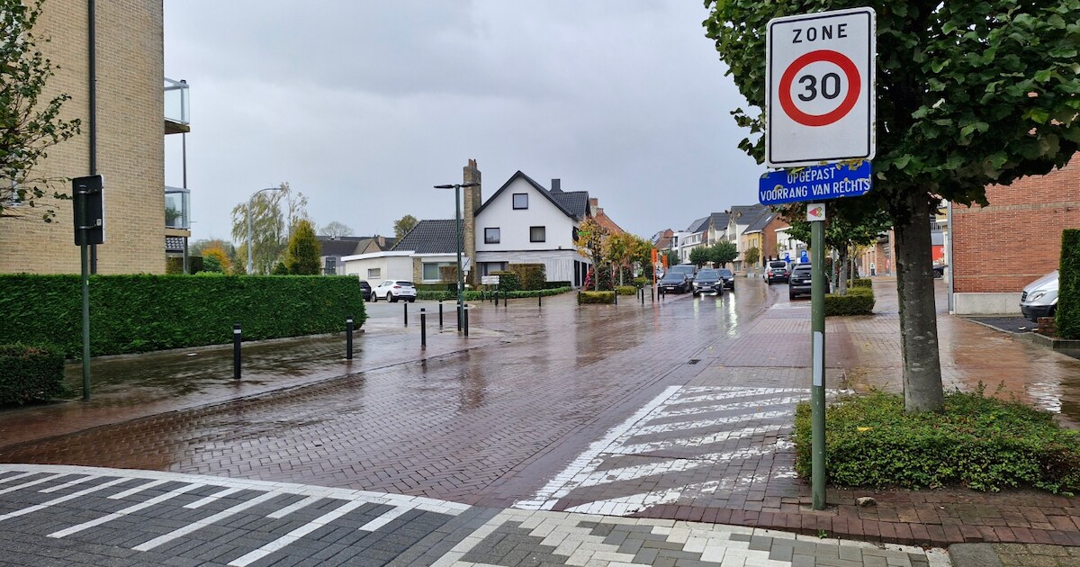 Pittem zet nieuwe snelheidsmeters in: Tieltstraat, Heidenskerkhofstraat ...