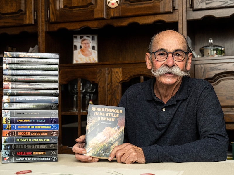 Ludo Geluykens signeert zijn boek ‘Afrekeningen in de stille Kempen’ in Malle.