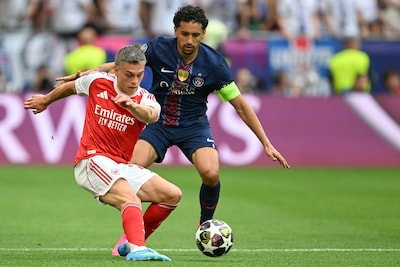 PSG heeft meer dan 70% balbezit, maar slaagt er voorlopig niet in solide Arsenal in de problemen te brengen