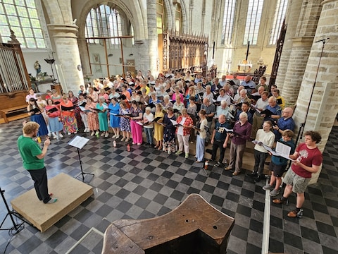 KOOR XL brengt een recordaantal van 137 zangers samen in Leuven.