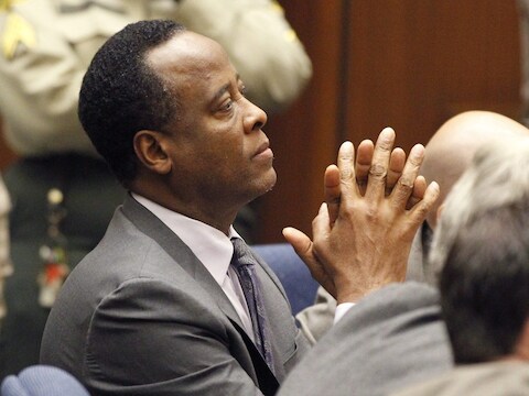 Conrad Murray, de arts die Michael Jackson een dodelijke dosis propofol gaf, wil weer aan de slag als dokter.