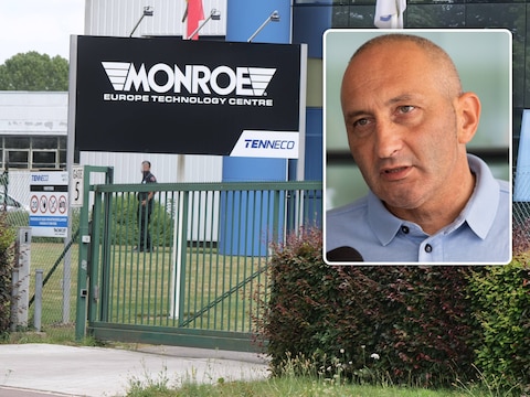 Monroe is de merknaam van Tenneco. Ondertussen wordt het gebouw bewaakt door beveiligers om pottenkijkers op afstand te houden. Inzet: Raf Dal Cero, voorzitter van ABVV Metaal Limburg.