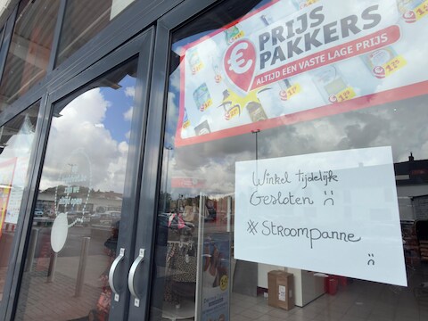 Door de stroompanne moet ook winkels tijdelijk de deuren sluiten. In Oudenaarde houdt Kruidvat de deuren toe.