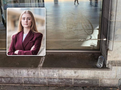 Een kabel over een vensterbank van het Centraal Station in Antwerpen. Inzet: Britt Monten, de woordvoerster van de NMBS.