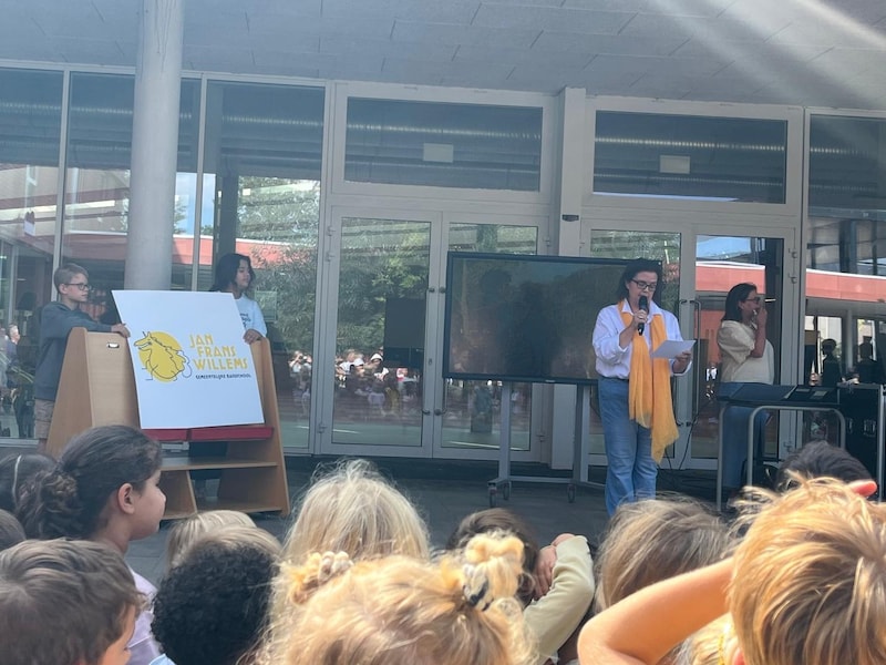 Jan Frans Willemsschool heeft vanaf dit schooljaar nieuw logo: draak Franske kreeg nieuw jasje