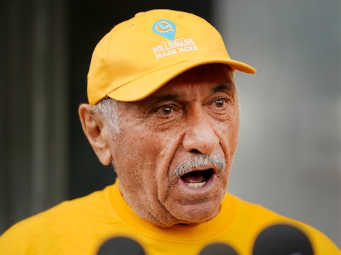 Joe Chahayed is een miljoen rijker omdat hij het was die het winnende superlot verkocht.