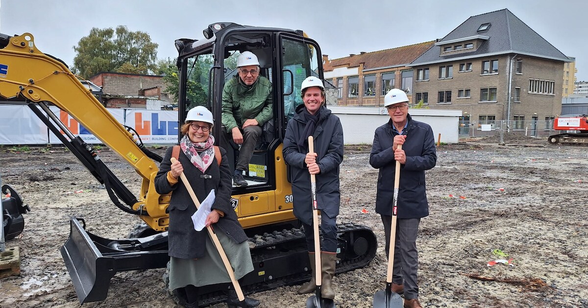 Eerste spadesteek voor 16 sociale woningen en sociaal restaurant in ...