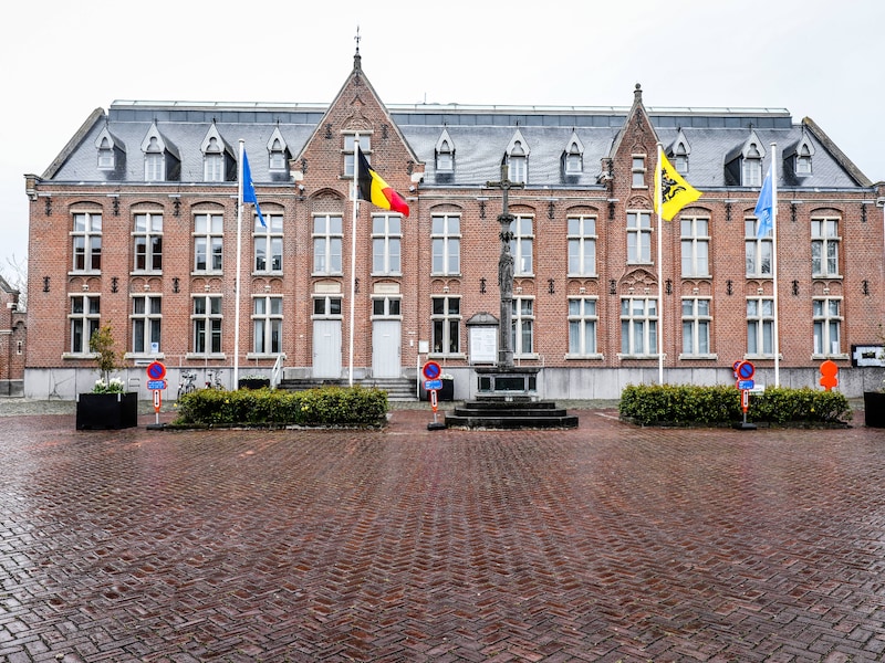 Het gemeentehuis in Beernem.