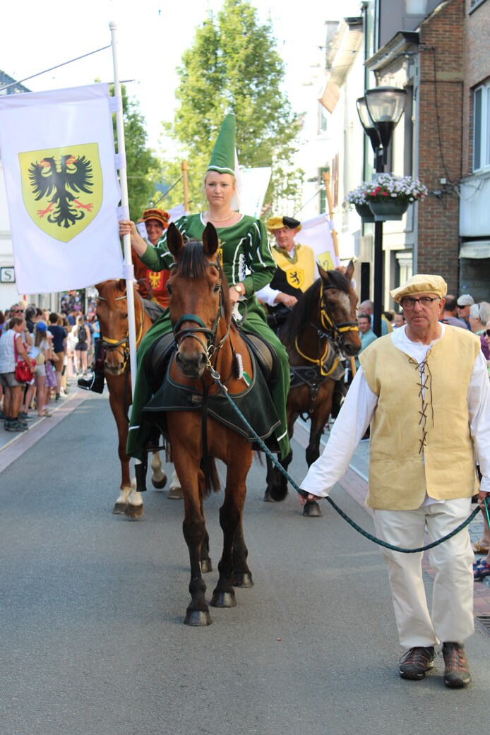 Eventjes dreigde een brand de pret te bederven: Fiertelommegang trekt ...