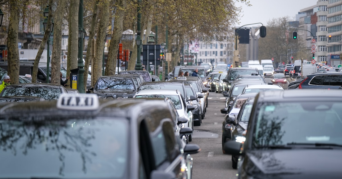 Protest Brusselse taxichauffeurs zorgt voor veel verkeershinder: “18 ...