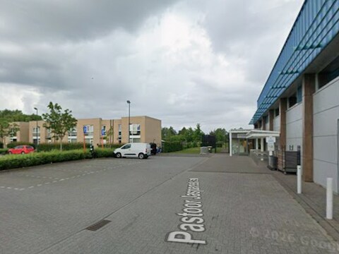 De vechtpartij vondt plaats in de omgeving van sporthal Carenna in de Pastoor Jasparsstraat in Verrebroek.