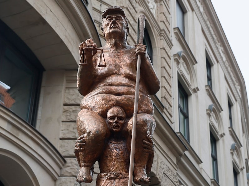 Het standbeeld was in februari al te zien in de straten van München. 