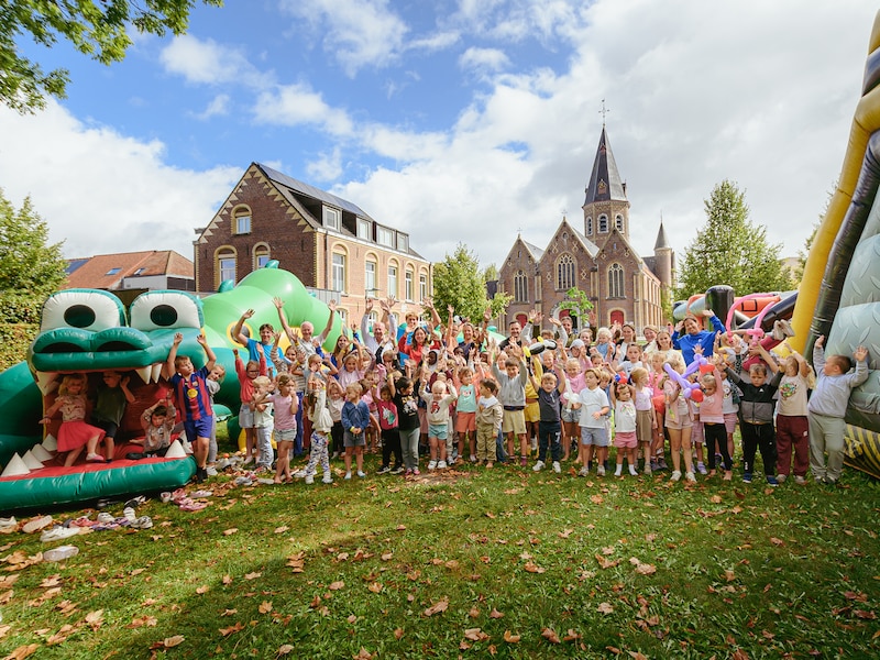 Springkastelen, karaoke en Blitz: 200 kinderen vieren einde van zomervakantie in Oostnieuwkerke