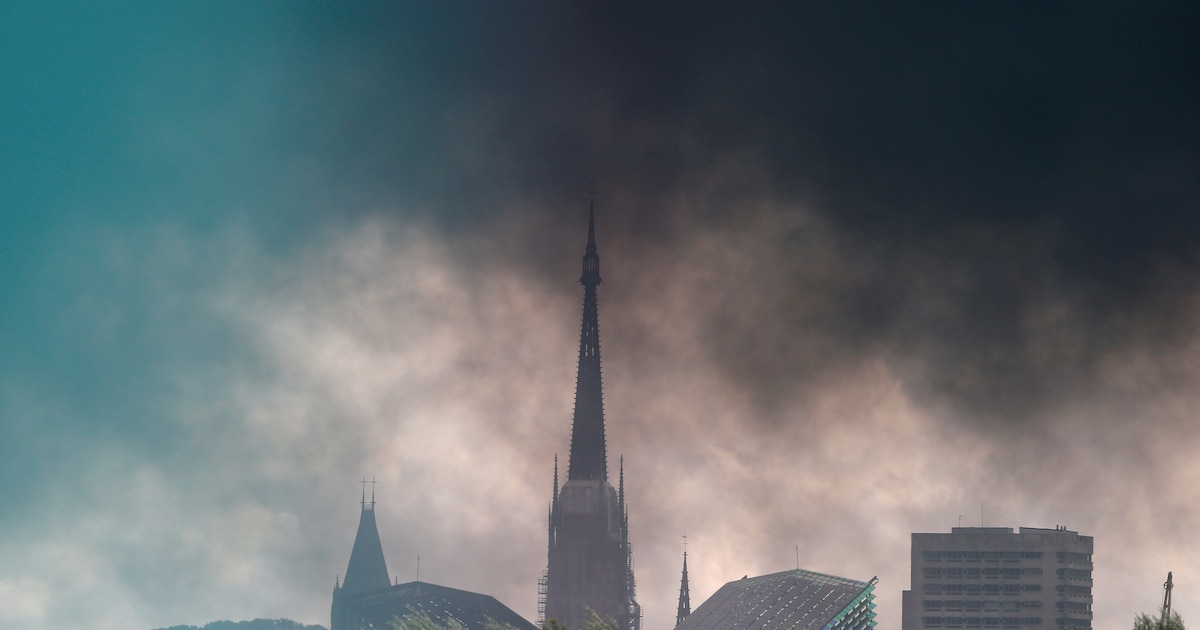 Omwonenden moeten nog steeds braken na grote fabrieksbrand in Rouen ...