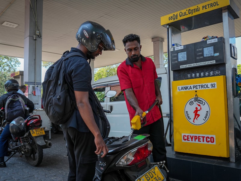 Nu benzineprijs piekt: Sri Lanka voert vierdaagse werkweek in om brandstof te besparen