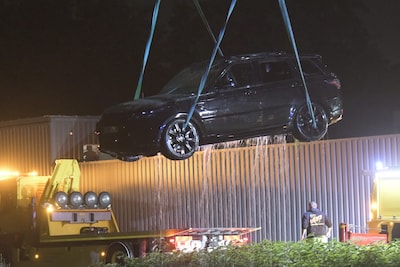 Range Rover duikt kanaal Dessel–Schoten in, bestuurder ongedeerd