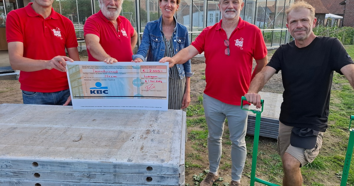 De Rode Lopers schenken 2.000 euro voor serre en tuinatelier van ’t Ferm in Rollegem-Kapelle