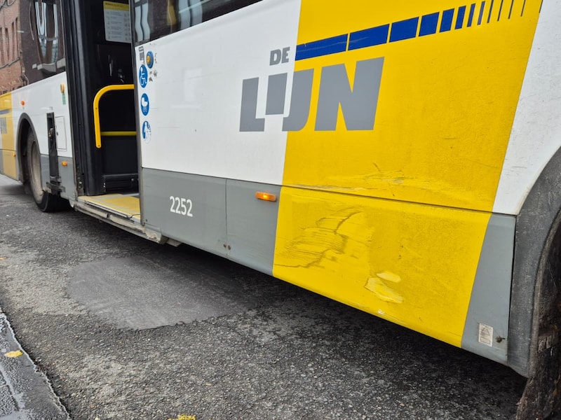 Buschauffeur Marc V. werd met een elektrische step knock-out geslagen na een discussie met een minderjarige passagier. 