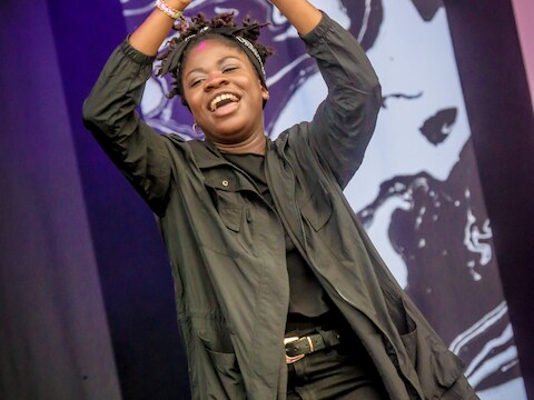 Coely op het podium van Pukkelpop.