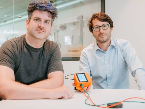 UGent-professor Ruben Verborgh (links) met Pieter-Paulus Vertongen, CEO van het Gentse tech-bedrijf Aaltra (rechts).