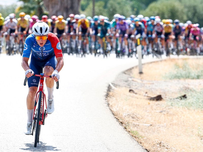LIVE. Laatste vluchters bijna gegrepen, sprint met gereduceerd peloton kondigt zich aan