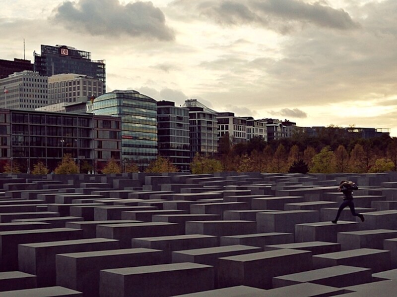 Het Holocaustmonument in Berlijn is opgevat als een open plek.