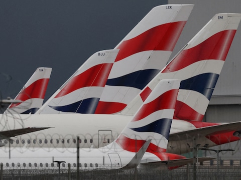 Hinder op Britse luchthavens door storing: “Herstel zal enige tijd in beslag nemen”